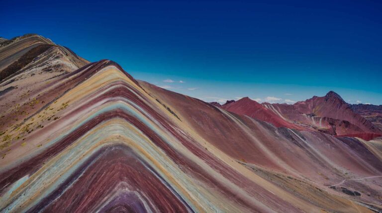 descubre las maravillosas montañas de colores en cusco