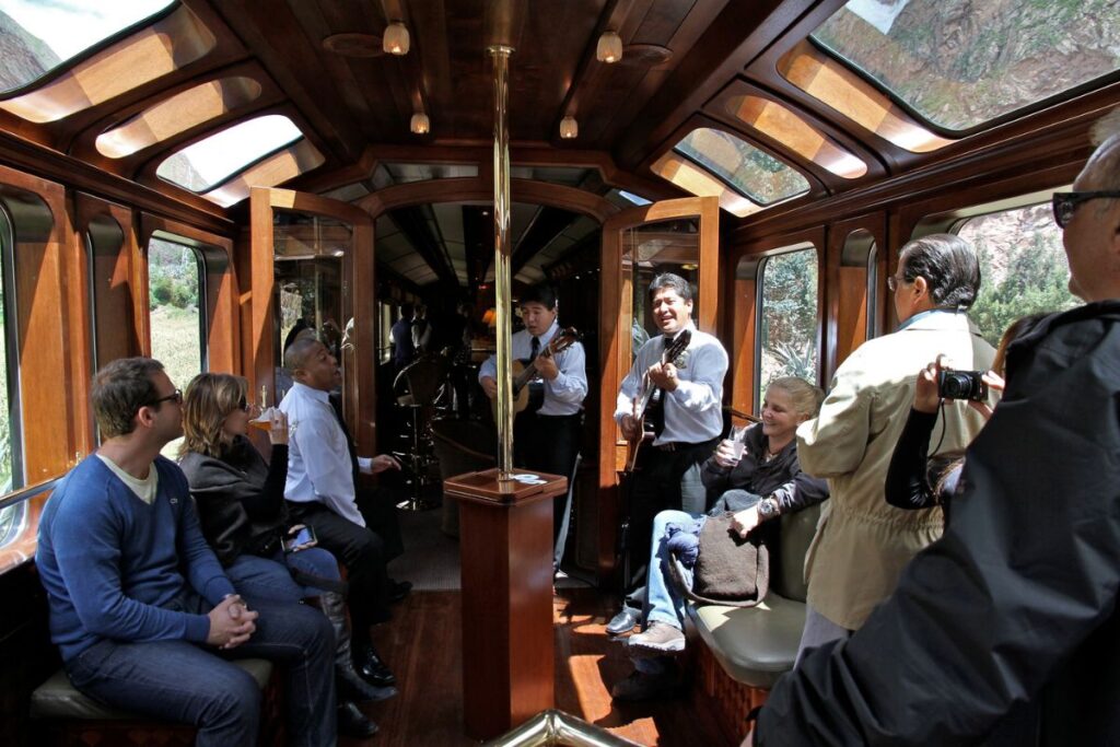 Personas en el Tren Hiram Bingham