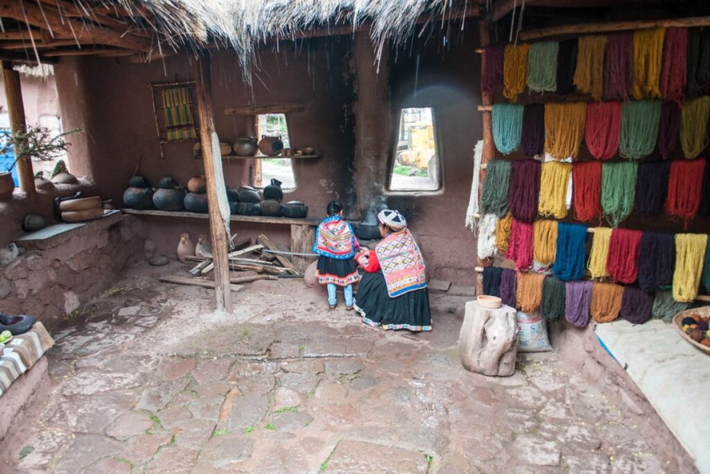 Awana Kancha: El Arte Vivo de la Textilería Peruana