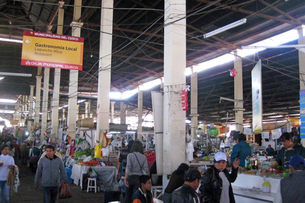 Visitantes del Mercado de San Pedro